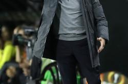 包含赛地聚焦：英超今夜热度飙升，金州勇士调整名单，震撼外界，临场指挥获称赞的词条