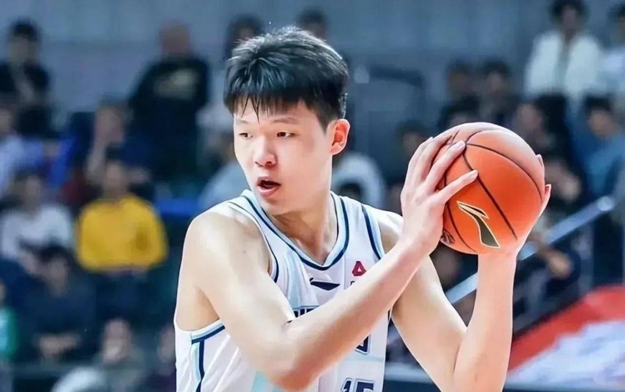 加时末段体能课后，浙江稠州外线爆发备战CBA常规赛，管理层满意，球探报告显示潜力的简单介绍